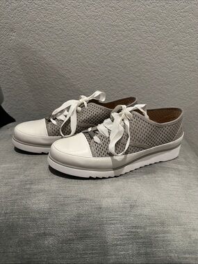 Donald Pliner Sneakers